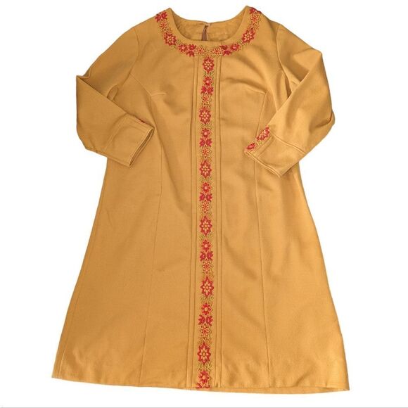 60's yellow Beautiful embroidered bark cloth dress - Picture 9 of 9